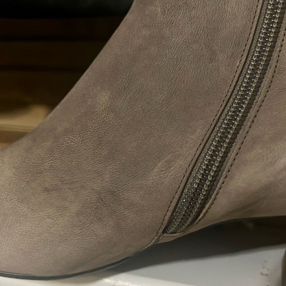 Cíclico Bootie Tortora  Suede size 39 1/2 as is - Picture 3 of 16